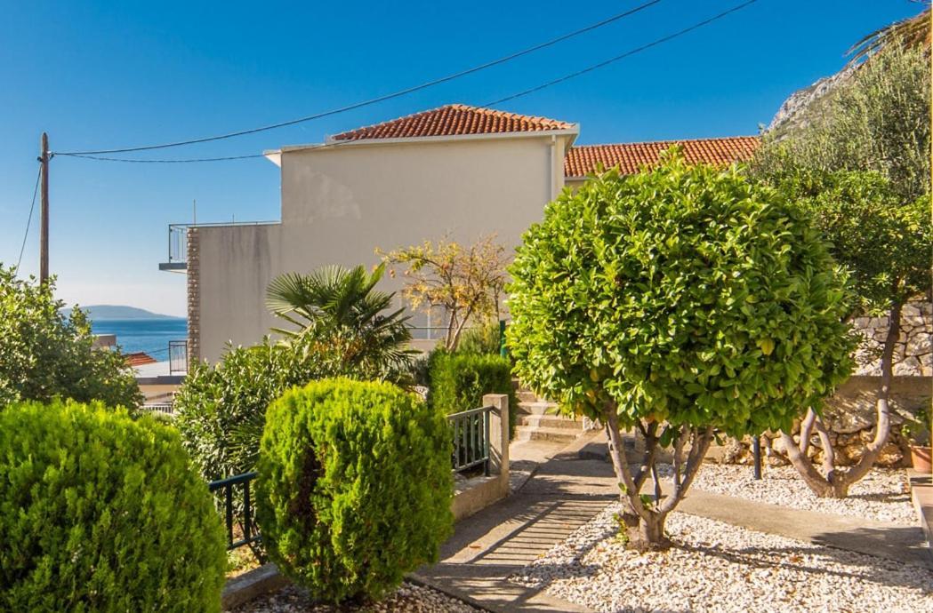 Apartments By The Sea Brist, Makarska - 11078 Exterior photo