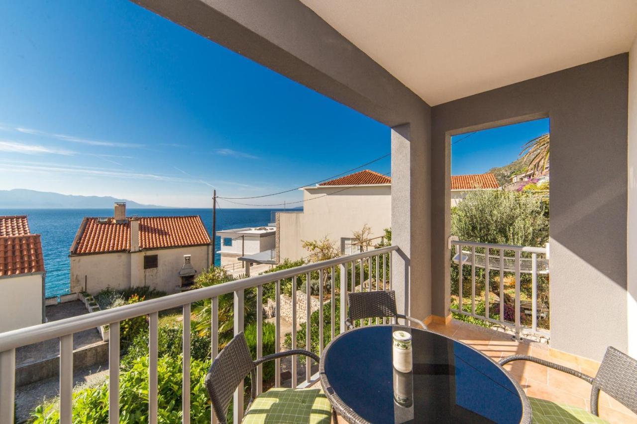 Apartments By The Sea Brist, Makarska - 11078 Exterior photo