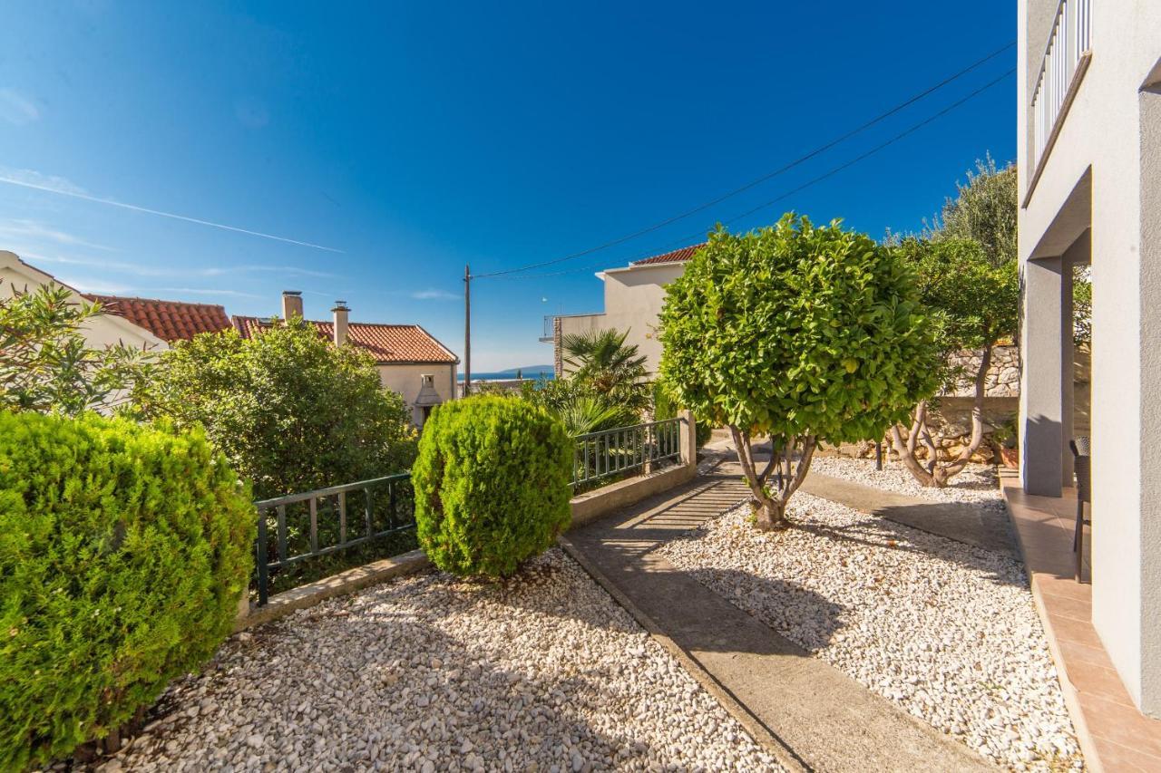 Apartments By The Sea Brist, Makarska - 11078 Exterior photo
